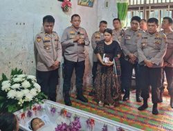 Kapolres Tanjung Balai Bersama PJU Melayat ke Rumah Duka Putri Personel yang Meninggal Dunia
