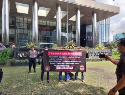Forum Aksi Muda Sumatera Utara(FAMSU) Melakukan Aksi Unjukrasa di Depan Gedung Merah Putih KPK- RI