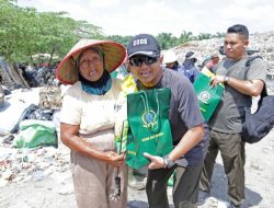 Kodim 0208/Asahan Peduli: Dandim Turun Langsung Temui Pengepul Barang Bekas di TPA