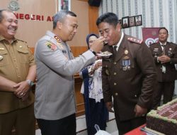 Kapolres Asahan Bersama Forkopimda Berikan Kejutan HUT Ke-80 Kejaksaan RI di Kejaksaan Negeri Kisaran
