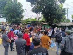 Ratusan Warga Kelurahan Aur Kenali dan Mendalo Darat Turun ke Jalan Tolak Pembangunan PT.SAS